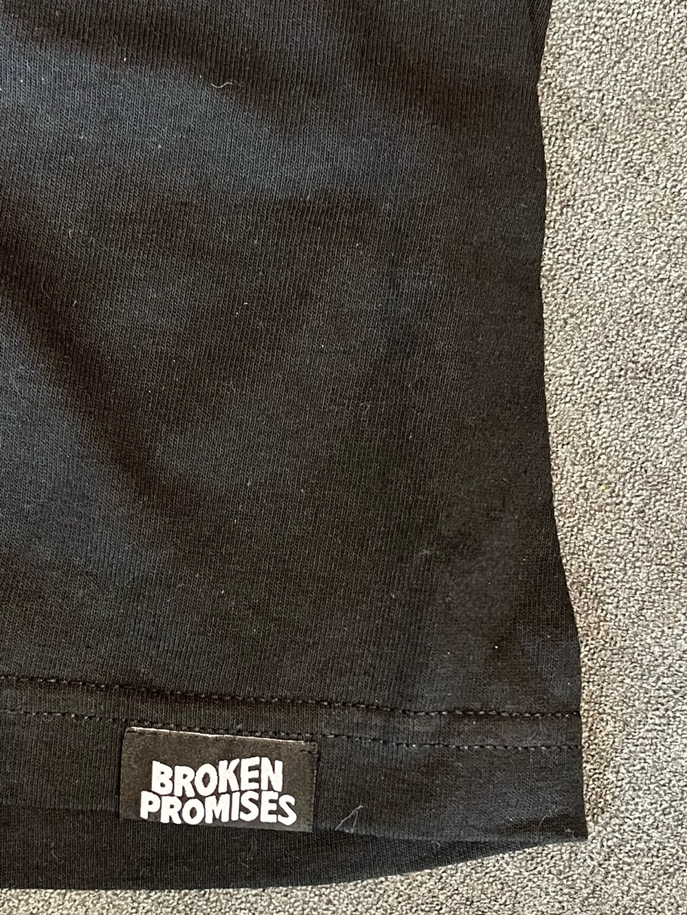 Broken Promises T-Shirt Size Medium Delete My Number Skeleton Grim Reaper Phone - Picture 4 of 5